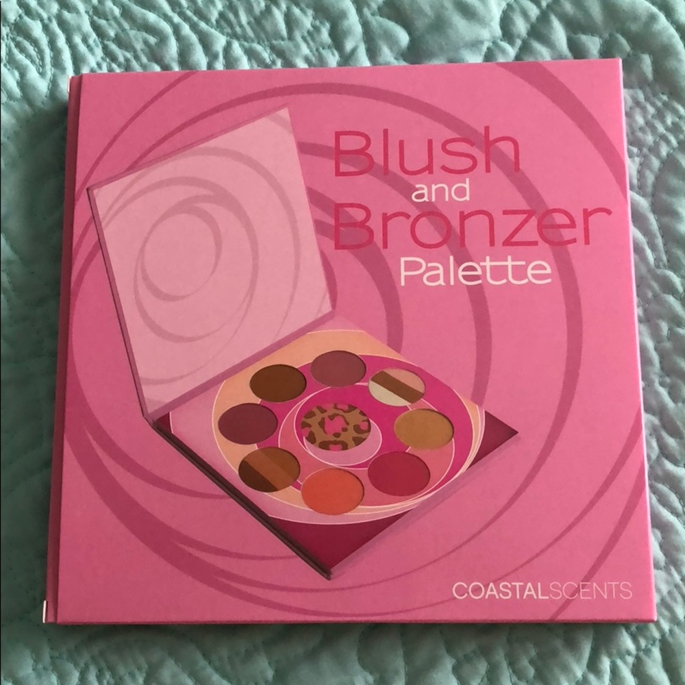 Coastal Scents blush and bronzer palette🔥
